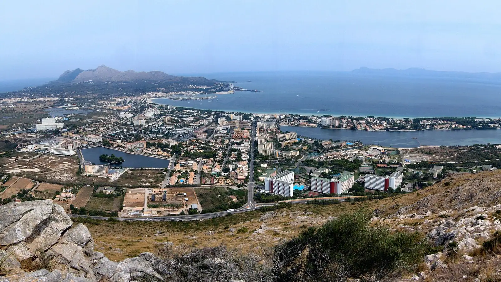 Alcúdia – Overlooking Alcudia from the hills above... Muro, Alcudia strip and Port d'alcudia...