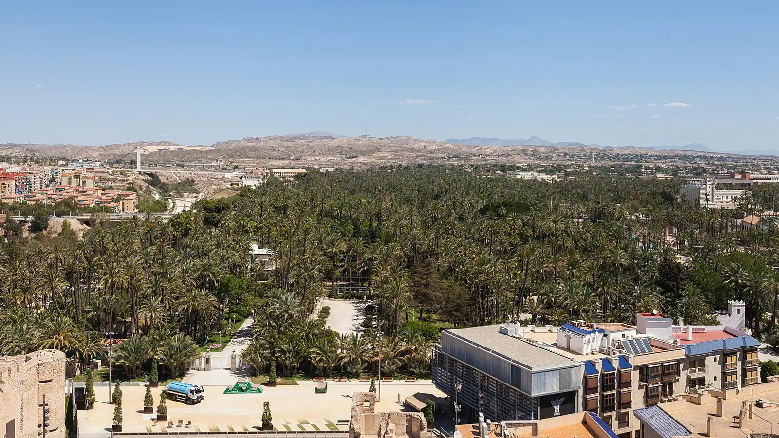 Elche – Palmeral of Elche, Spain This is a photo of a historical garden listed in the Spanish heritage register of Bienes de Interés Cultural under the reference RI-52-0000020.
