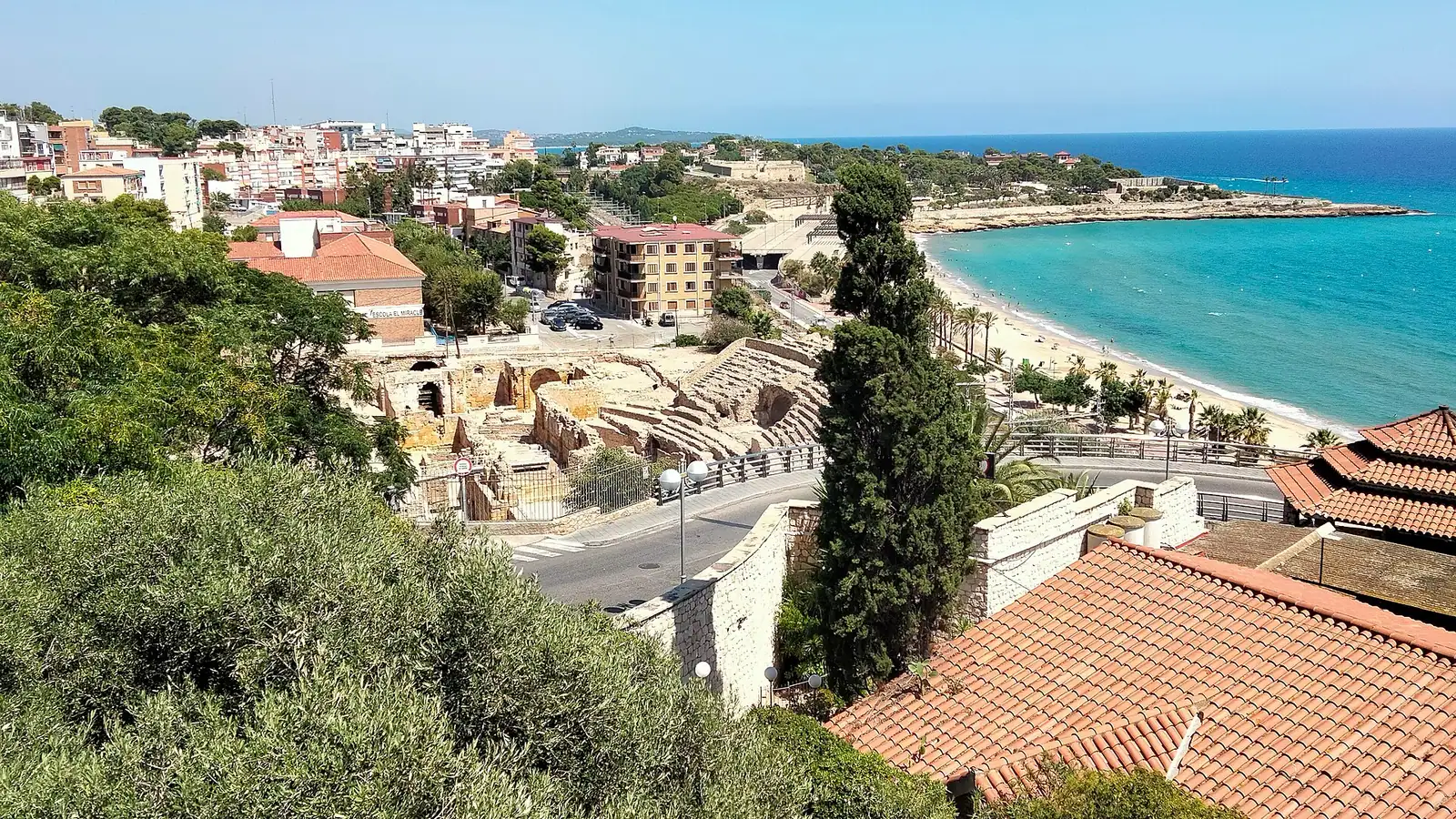 Tarragona – L'Amfiteatre i la punta del Miracle (Tarragona), des del Balcó del Mediterrani